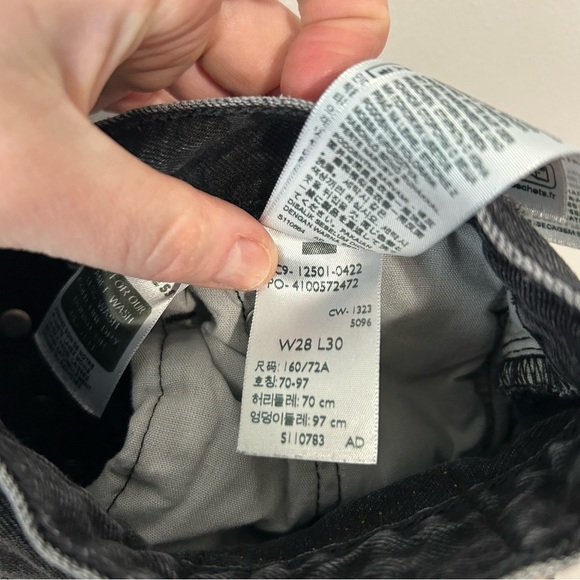 Levi's 501 High Rise Black Ripped Distressed Straight Jean Women’s Size 28” - Picture 6 of 7